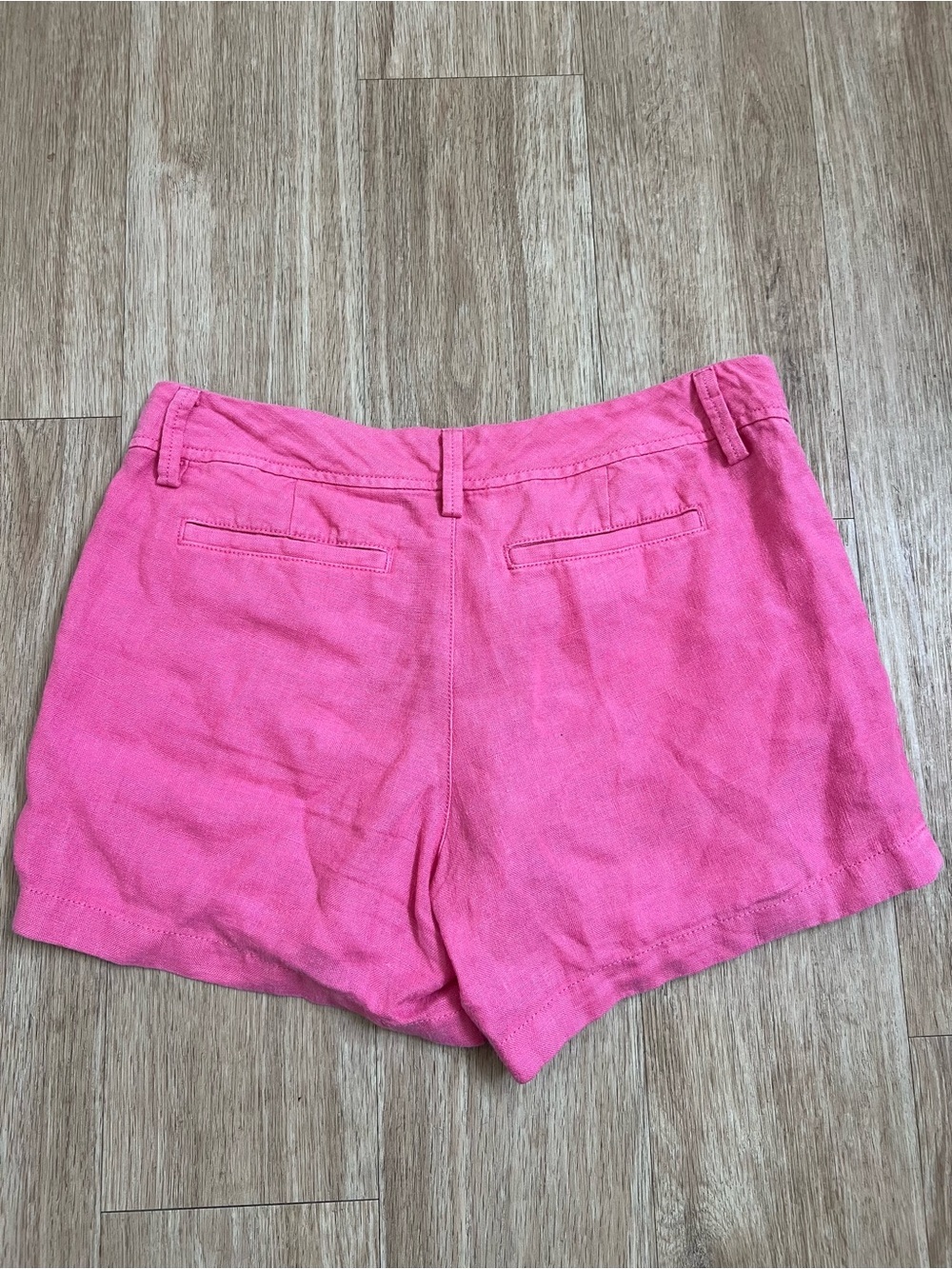 Lilly Pulitzer Bright Pink 100% linen Bermuda Shorts - Picture 2 of 6